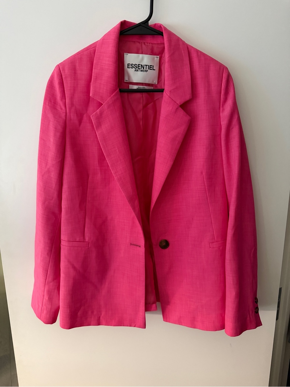 Essentiel Antwerp Fuchsia Single-Button Blazer